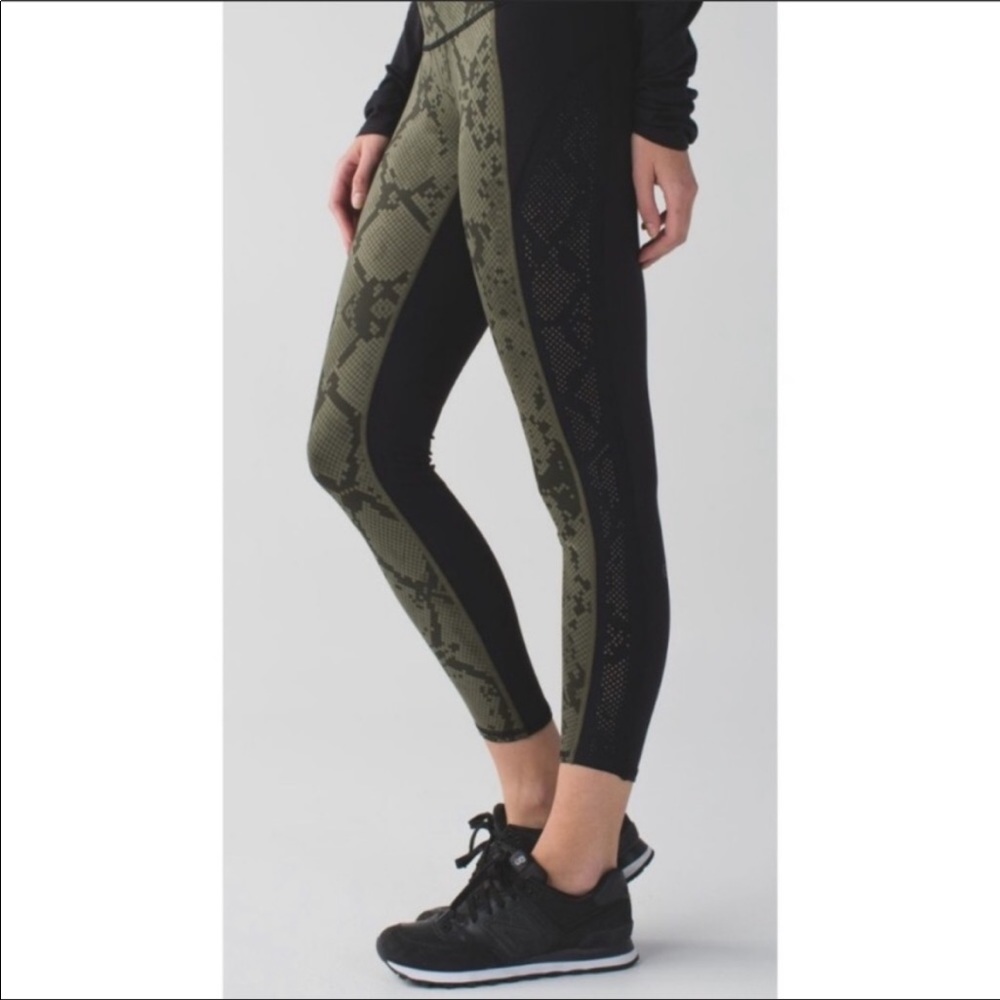 Snake skin Lululemon